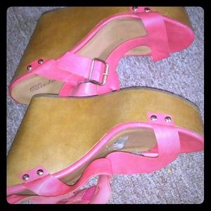 Pink wedges
